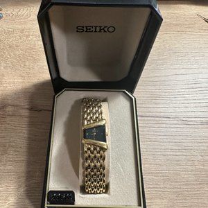 Vintage Seiko Women’s Gold Tone Asymmetrical Design Bracelet Watch